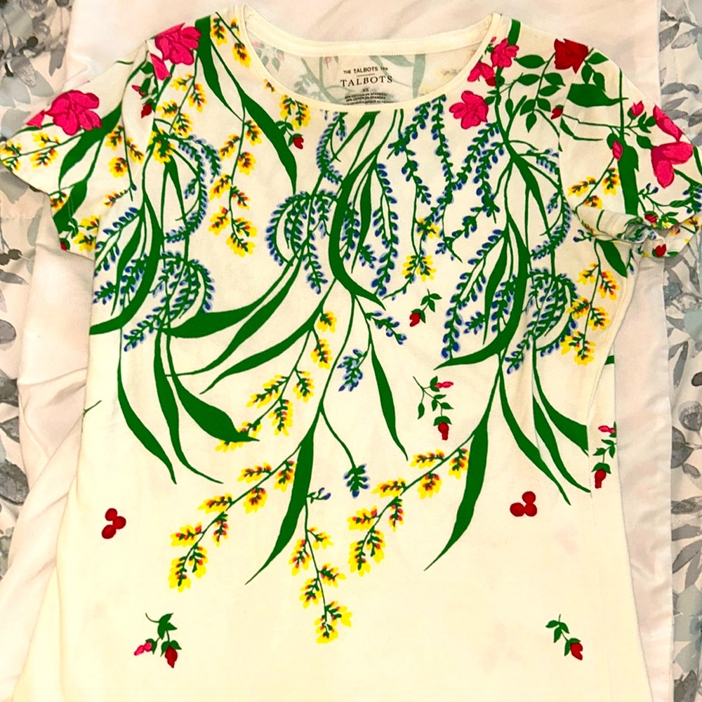 Talbots Tee Size XS Floral Spring Round Neck The Talbots Tee